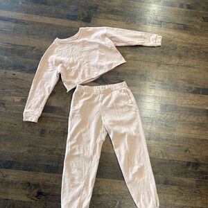 Colsie Light Pink Cropped Sweatshirt and Sweatpants Set Medium